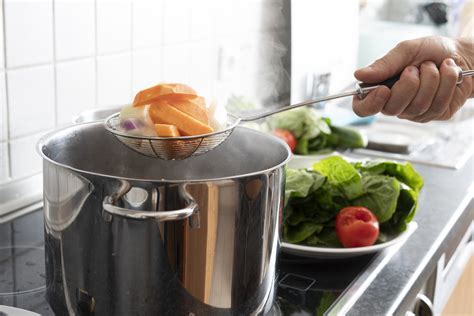 Blanching Frying Braisinga Quick Guide To Common Cooking Terms
