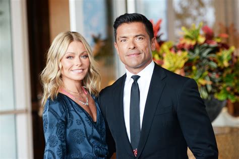 Kelly Ripa And Mark Consuelos Say They Have ‘almost Old Fashioned Roles In Their Marriage Glamour