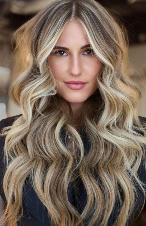 70 Trendy Hair Colour Ideas And Hairstyles Honey Blonde With Big Volume