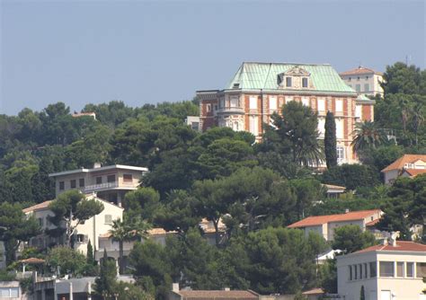 L'adaptation à un milieu naturel. Marseille: Château Talabot | cefran_other | Flickr