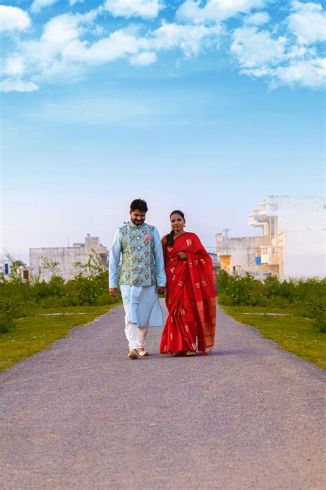 Free Images Vikas Jyoti Pre Wedding India Wedding Indian Couple Love Images Engagement