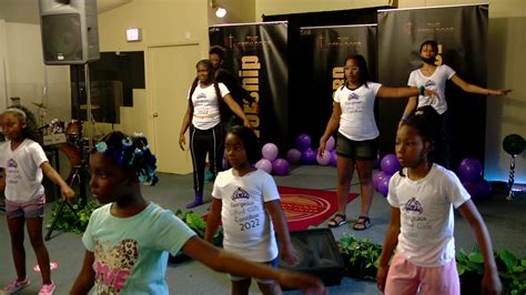 Gorgeous Ted Girls Cotillion Offers Milwaukee Girls A Chance To Shine