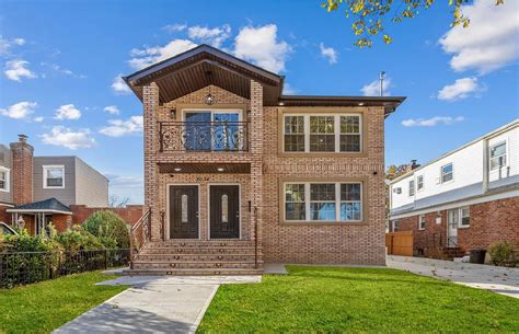 Estate agent insider tips for selling and buying