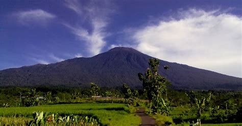 gunung slamet top of central java indonesian information
