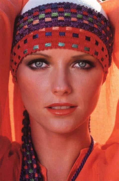 Glamorous Photos Of Cheryl Tiegs In The S Vintage Everyday