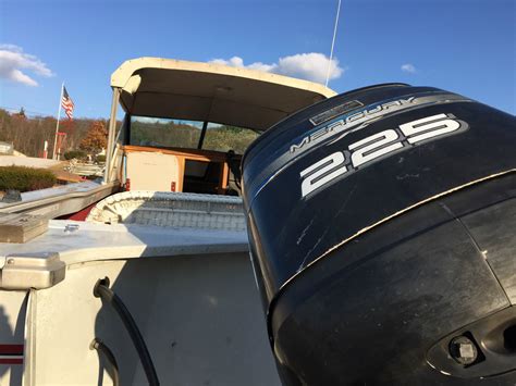 Crestliner eagle is a cuddy cabin boat w walkaround deck and ss railings. Crestliner Sabre GL 1989 for sale for $13,500 - Boats-from ...