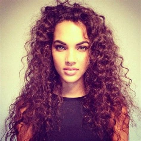 It's time to embrace the curl, guys. Curly Homecoming Hairstyles for Short, Medium & Long Hair ...