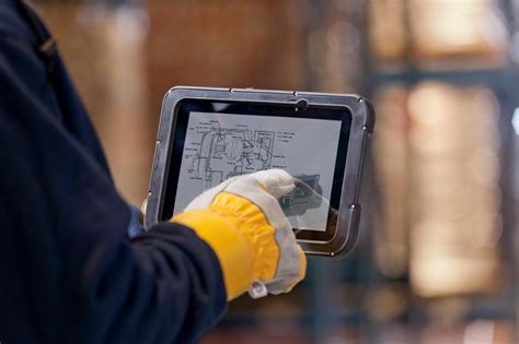 5 Considerations When Selecting A Rugged Tablet For Industrial Use