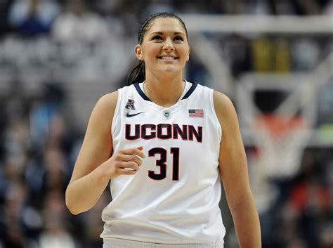 Game Report Hartley Leads No 1 Uconn Past Rutgers