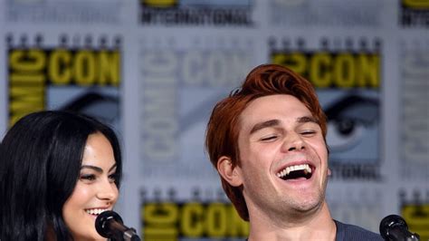 ‘riverdale’ At Sdcc Camila Mendes And Kj Apa Tease Veronica And Archie’s ‘tough’ Relationship