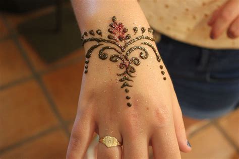 Henna From Disneys Animal Kingdom Henna Henna Hand Tattoo Henna Designs