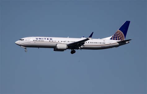 United Airlines Estimates First Quarter Loss Due To Grounding Of Boeing