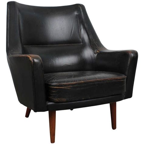 Vero executive high back work chair for home office, genuine italian leather upholstery, polished aluminum finish, black. Black Leather Mid Century Modern Lounge Chair at 1stdibs