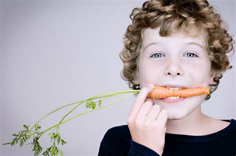 Stock Photos Of Kids Eating Is The Cutest And Most Unrealistic Thing