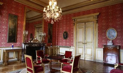 Le service public fédéral affaires étrangères, commerce extérieur et coopération au développement (spf ae) est le ministère des affaires étrangères du gouvernement du royaume de belgique chargé de la politique étrangère. Le ministère des Affaires étrangères à Paris