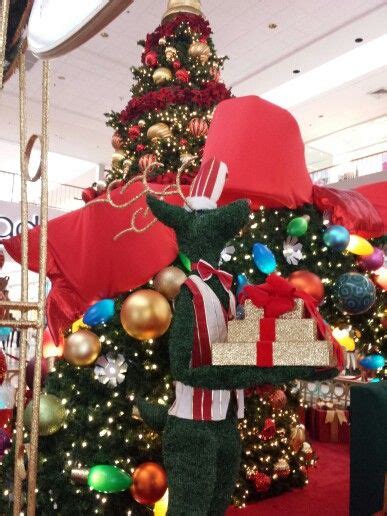 After researching this topic, i have come to the conclusion that there are no stores in newark, nj, that sells running boards. Christmas decorations at The Willowbrook Mall, Wayne, NJ ...