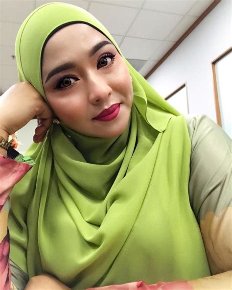 Gambar Mungkin Berisi 1 Orang Dekat With Images Girl Hijab Beautiful Hijab Hijabi Girl