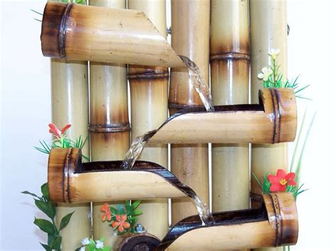 Fonte De Agua Em Bambu