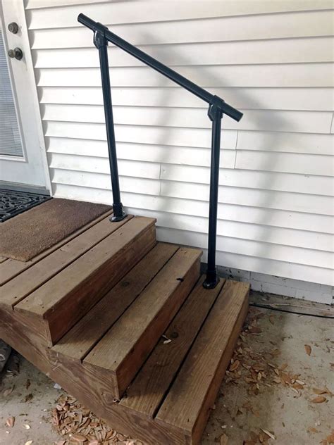 Diy metal deck railing ideas. 21+ Deck Railing Ideas & Examples for Your Home | Railings ...