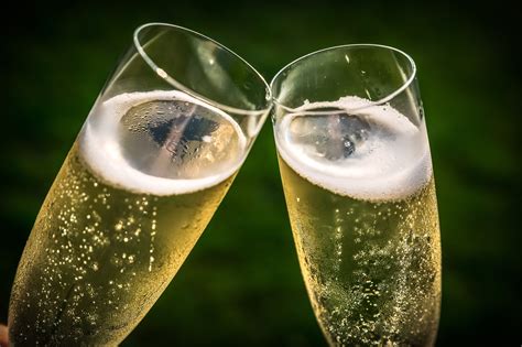 Size And Sound Matters When It Comes To Bubbles In Your Sparkling