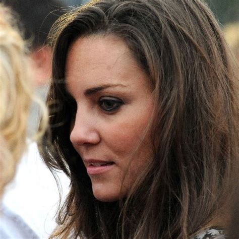 After reportedly taking private lessons with london makeup artist arabella preston, mark niemierko told people that kate felt comfortable and confident. kate middleton without makeup ~ Views Park