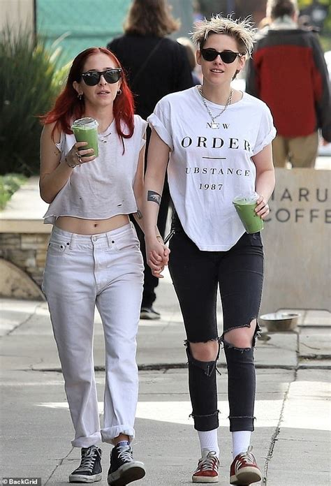 Kristen Stewart Holds Hands With New Girlfriend Sara Dinkin Daily