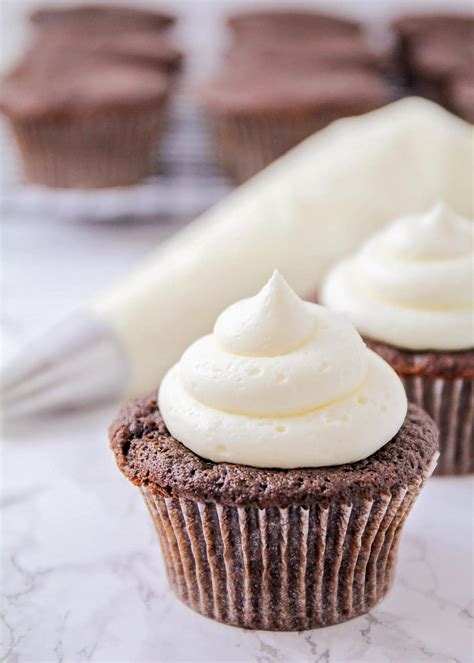 Easy Marshmallow Frosting Only 4 Ingredients Lil Luna