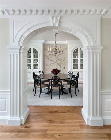 Crown Moulding Dominates This Updated Neoclassical American Federal