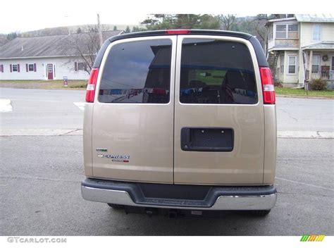 2010 Sandstone Metallic Chevrolet Express Lt 1500 Awd Passenger Van