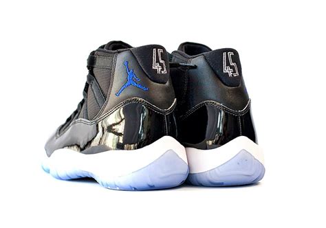 And don't forget, the 2016 space jam 11s arrive on december 10. 【12月10日発売】Nike Air Jordan 11 "Space Jam" 2016 Retro【新画像ﾘｰｸ ...