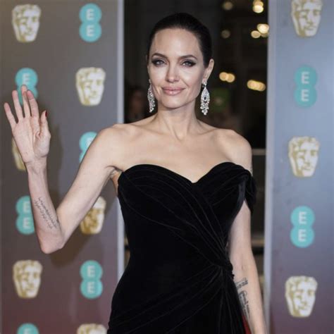 Angelina Jolie En La Alfombra Roja De Los Premios Bafta 2018 La Vida