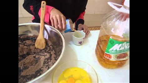 Yuk dicoba resep cakwe nya Mudahnya Buat Kek Coklat Moist - YouTube