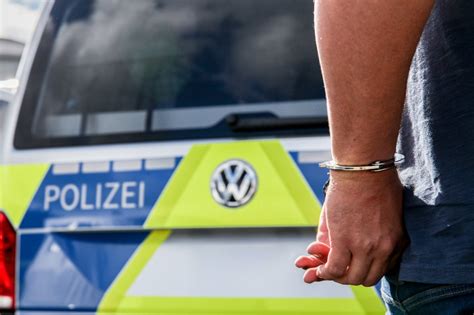 Dortmund Mann Zahlt Taxi Nicht Als Polizei Kommt Eskaliert Es
