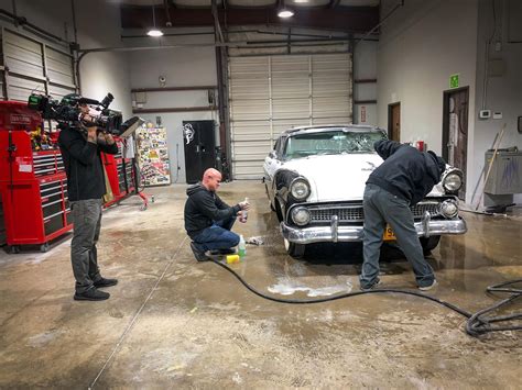 The Monkeys and Fast N' Loud working... - Gas Monkey Garage