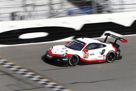 Both Porsche 911 Rsr Lock Out Gtlm Second Grid Row For 24 Hours Of