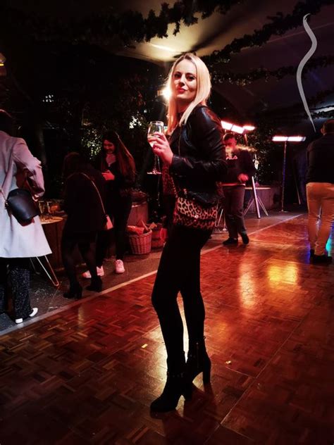 Miley tweets a bum note. Harriet Osborne - a model from United Kingdom | Model ...