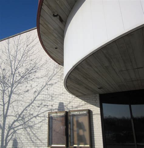 River oaks center is the shopping destination for the south suburban chicago and northwest indiana. vacant theater, River Oaks Center, Calumet City, IL | Flickr