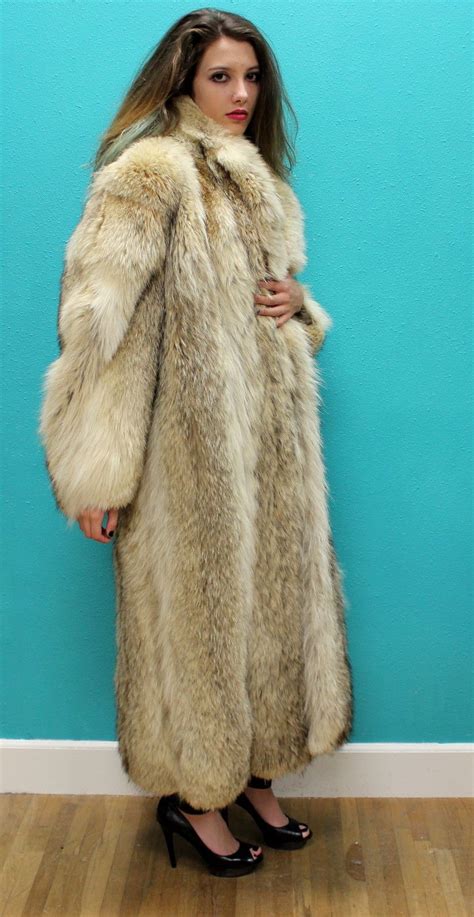 Long Coyote Fur Coat Pelzmantel Pelz Anziehsachen