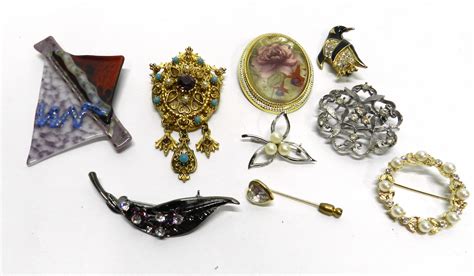 A Collection Of Vintage Costume Jewellery Brooches Theodore Bruce