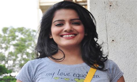 A Man Posted A Vulgar Comment On Actress Vishakha Singhs Photo She