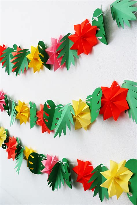 20 crafts you can do with your kids for celebrating the fourth of july. Make a fun paper garland for your summer party - Ohoh Blog