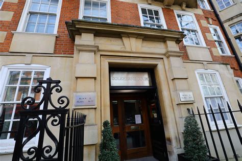 Suchen sie nach wohnungen zur miete in london? Dianas WG-Wohnung in London bekommt Erinnerungstafel | GMX.AT