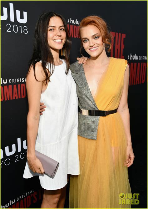 Though ofglen initially seems obedient in her servitude, there's more to her than meets the eye. Elisabeth Moss Joins Samira Wiley & Alexis Bledel at 'The ...