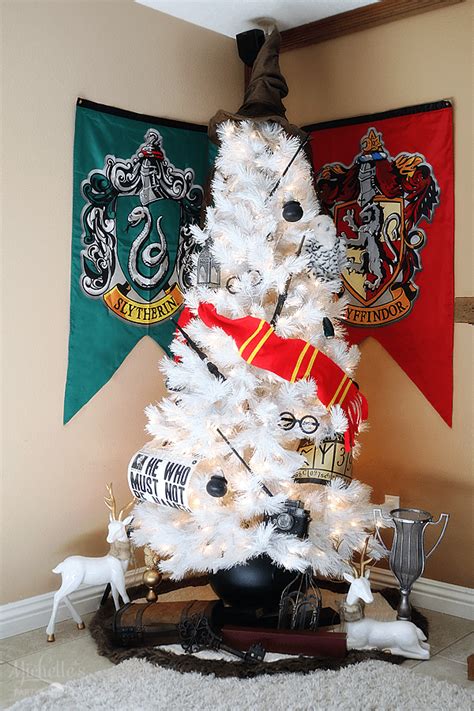 30+ Harry Potter Christmas Decor