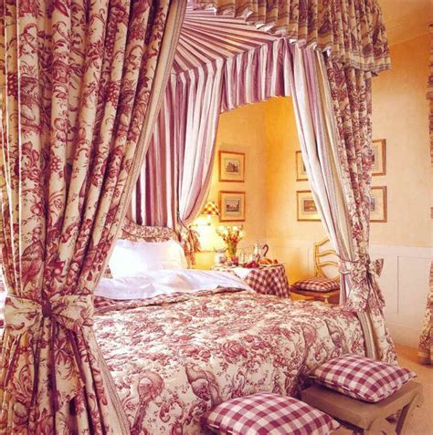 Greens, browns, and magenta toile patterns are less common. Adorable Red Toile Curtains and Best 25 Toile Ideas On ...