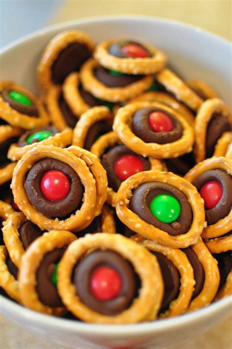 Pretzel Mandm Rings Recipe Food Sweet And Salty Holiday Cooking