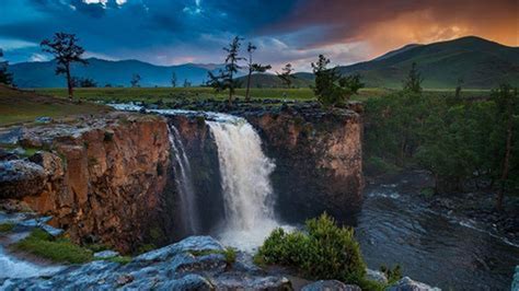 Top 3 Most Beautiful Waterfalls In Mongolia