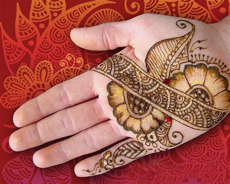 Are you looking for latest mehndi designs in 2018 & 2019? Latest Mehndi Designs For Eid 2010-11: 15 New Henna Styles ...