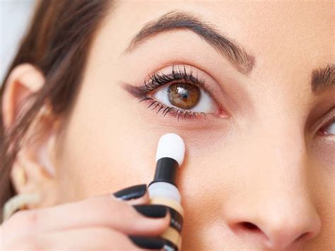 How And Where To Apply Concealer In Easy Steps Makeup Com