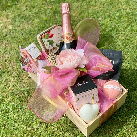 Pamper Her Pink T Basket I Mothers Day T Delivery Auckland